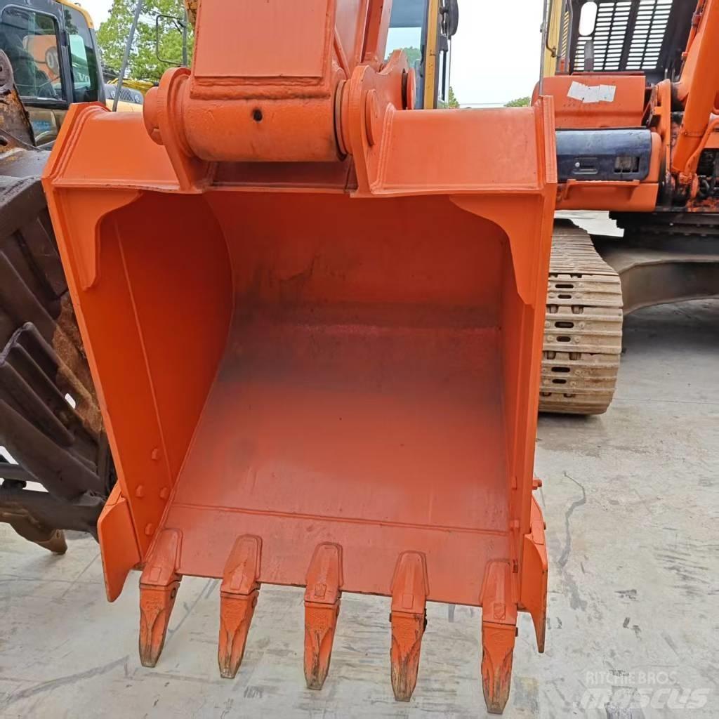 Hitachi ZX 210 Beltegraver