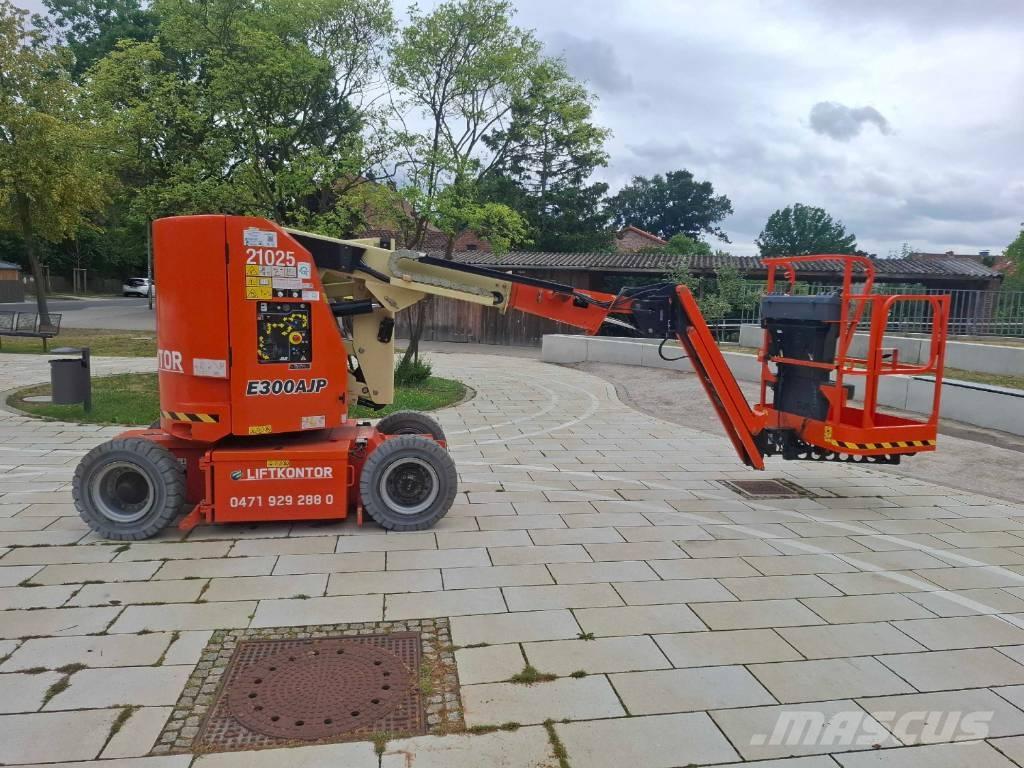 JLG E 300 AJP Leddede bomlifter