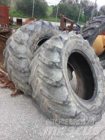  Pneus 540/65R28 Dekk, hjul og felger