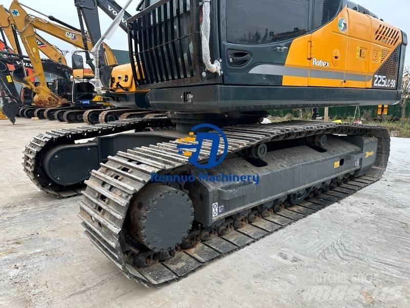 Hyundai 225LC-9S Beltegraver