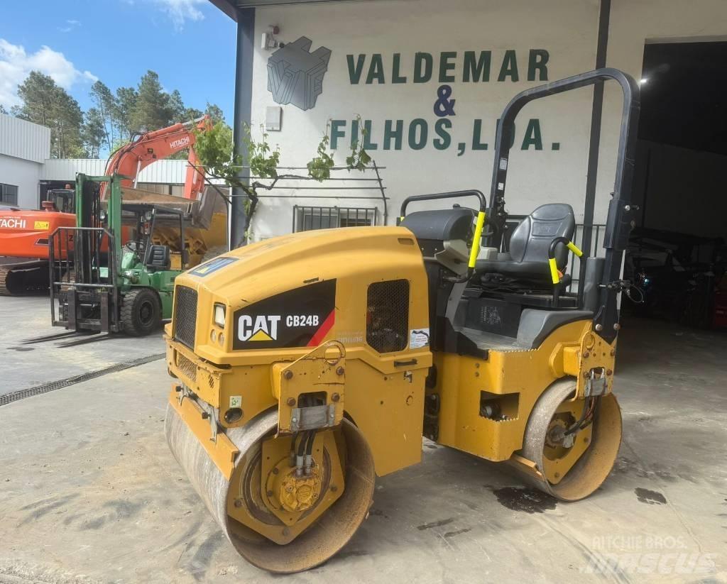 CAT CB 24 B, CB24 Tandem Valser