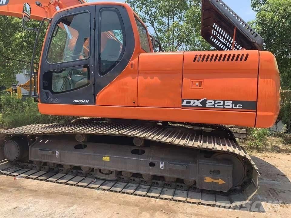 Doosan DX225 Beltegraver