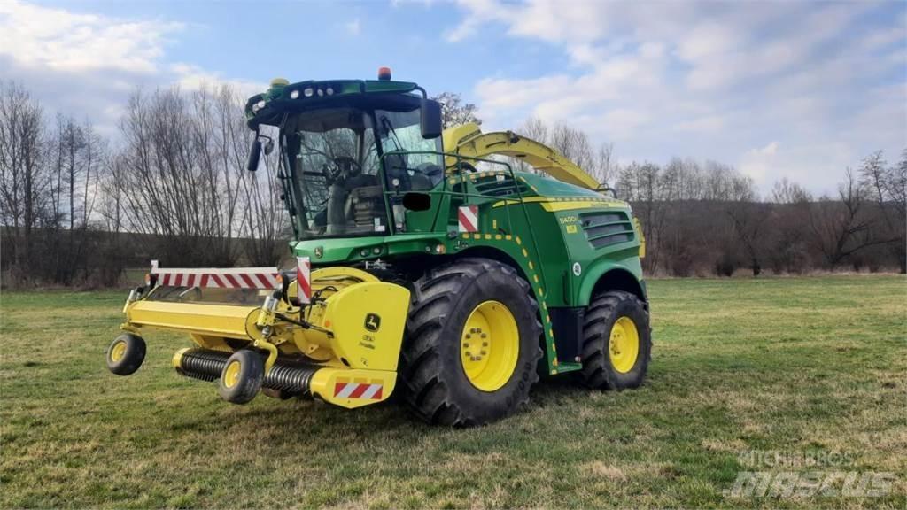 John Deere 8400i Selvdrevne fôrhøstere