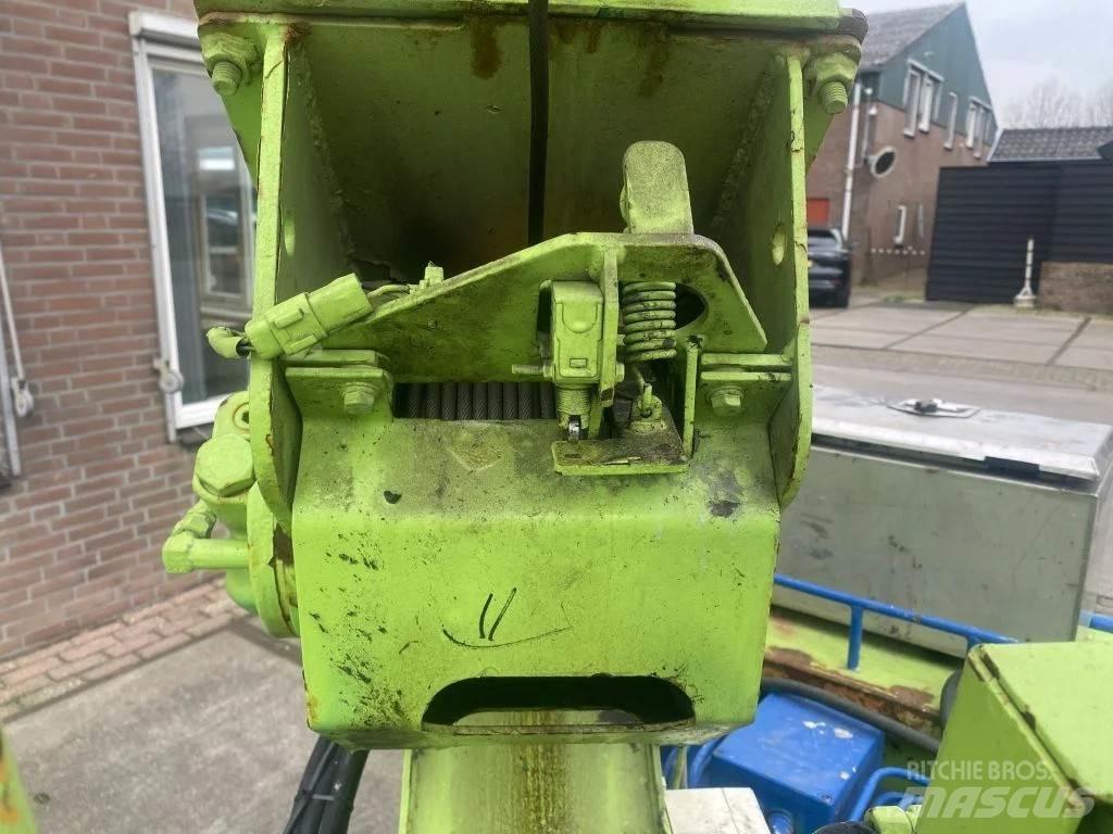 Maeda MC-305C Beltegående Kran