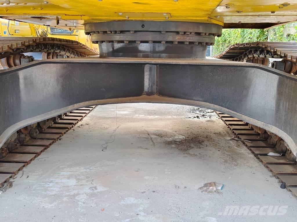 Komatsu PC 220-7 Beltegraver