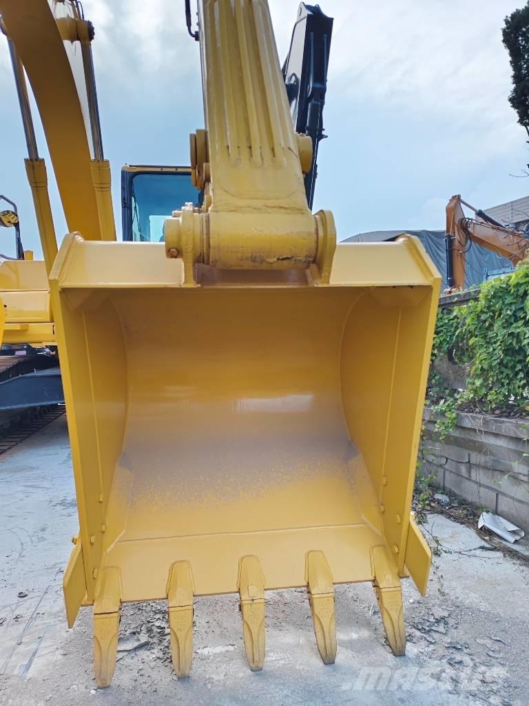Komatsu PC 220-7 Beltegraver