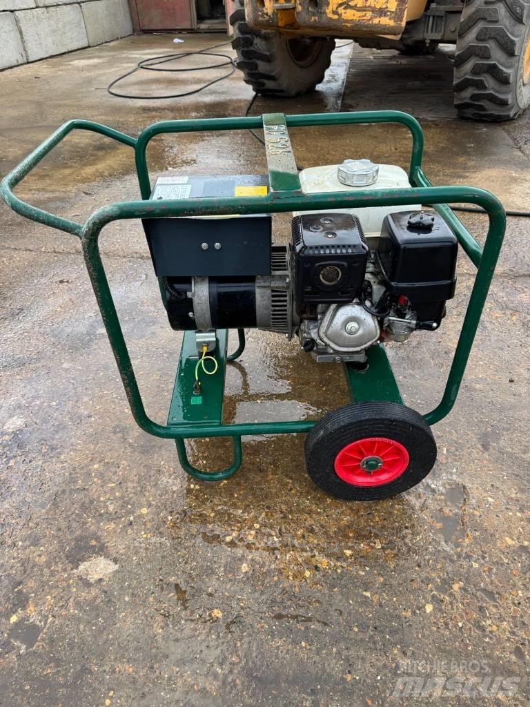 Harrington 3.8KVA Bensin Generatorer