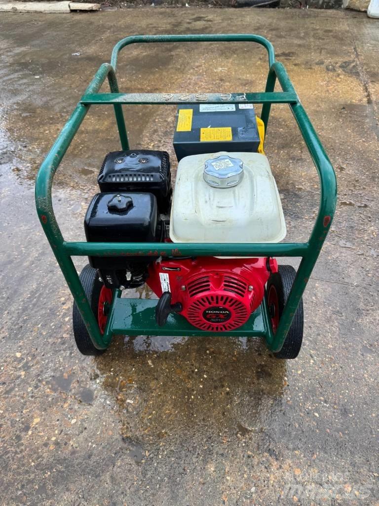 Harrington 3.8KVA Bensin Generatorer