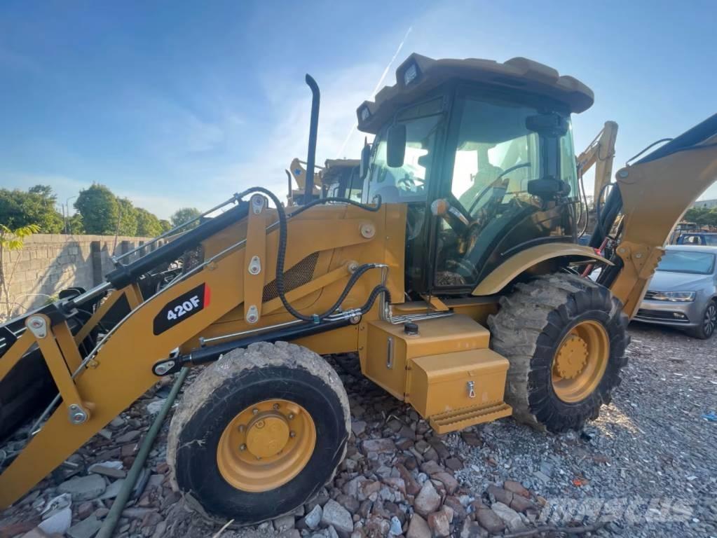 CAT 420F Traktorgravere