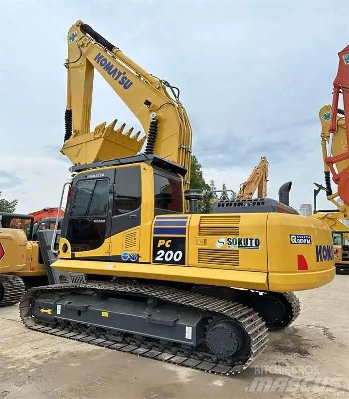 Komatsu PC 200-8 Beltegraver