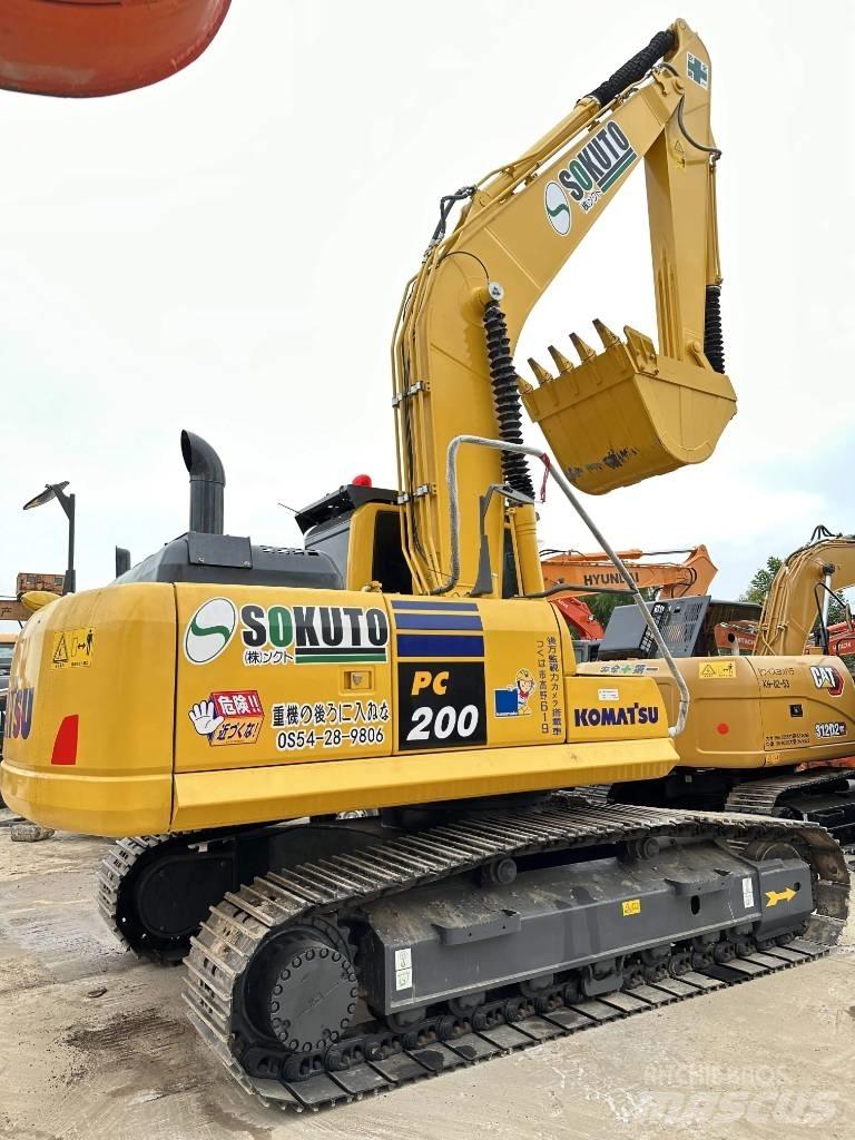 Komatsu PC 200-8 Beltegraver