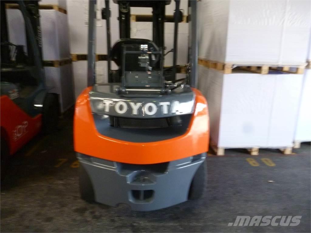 Toyota 02-8FGF25 Propan trucker