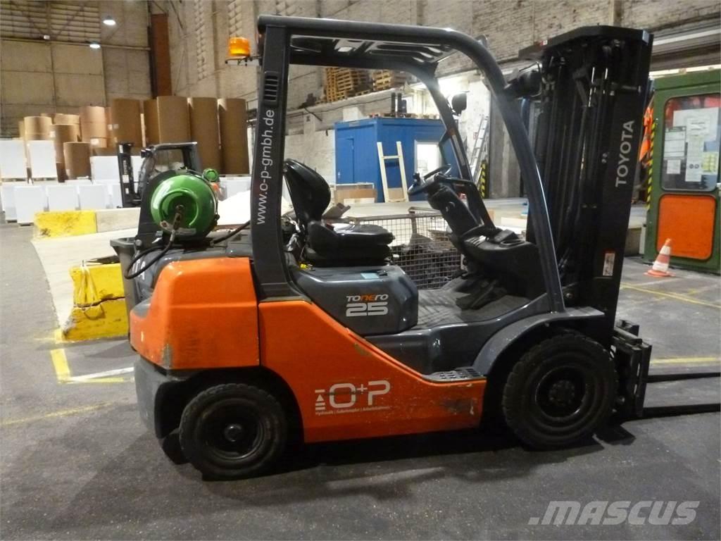 Toyota 02-8FGF25 Propan trucker