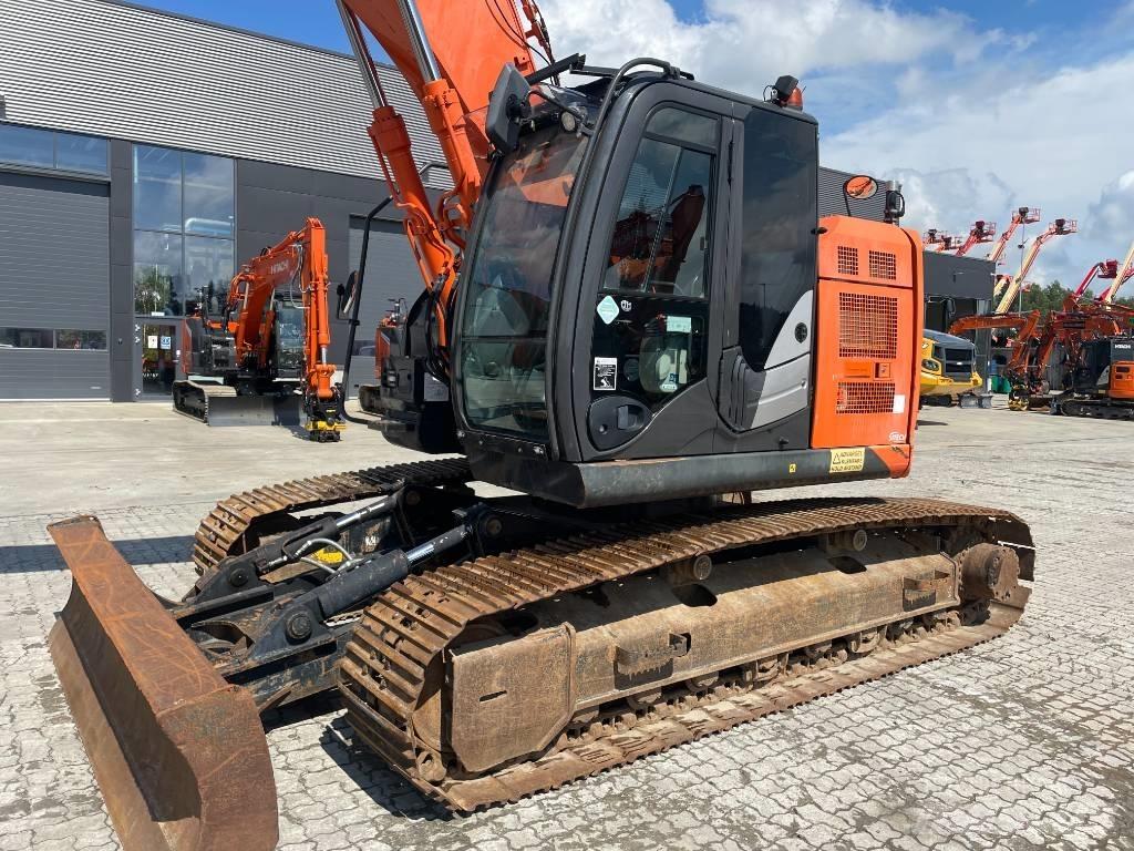 Hitachi ZX225USLC-5 Beltegraver