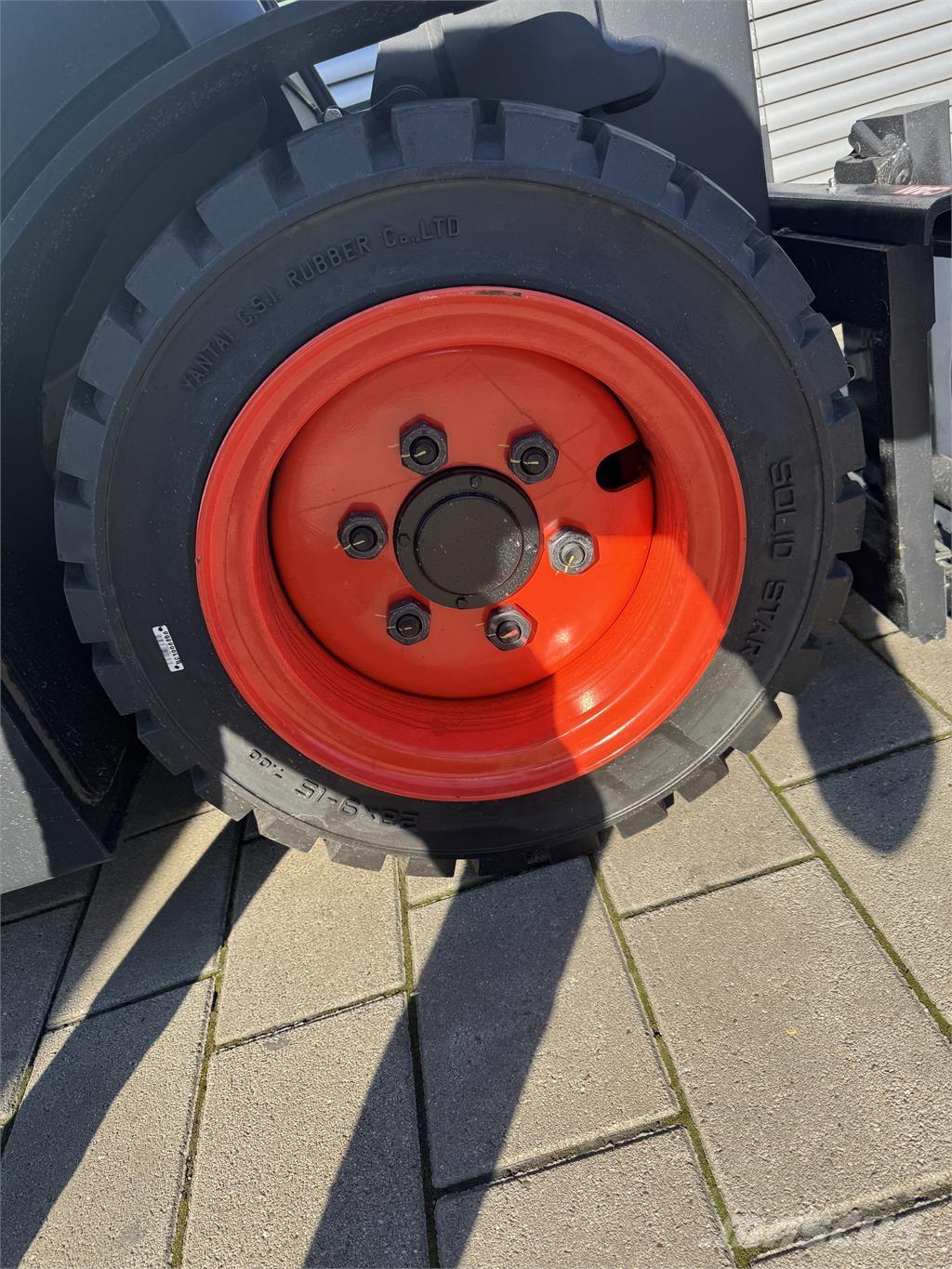 Bobcat D25NXS Diesel Trucker