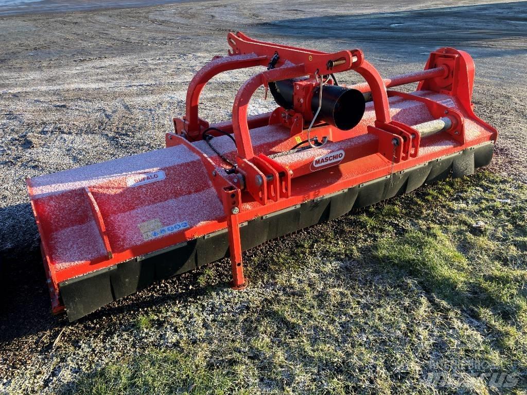 Maschio bufalo 300 Beitepussere og toppkuttere