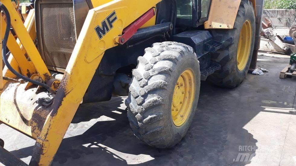 Fermec 860 Traktorgravere