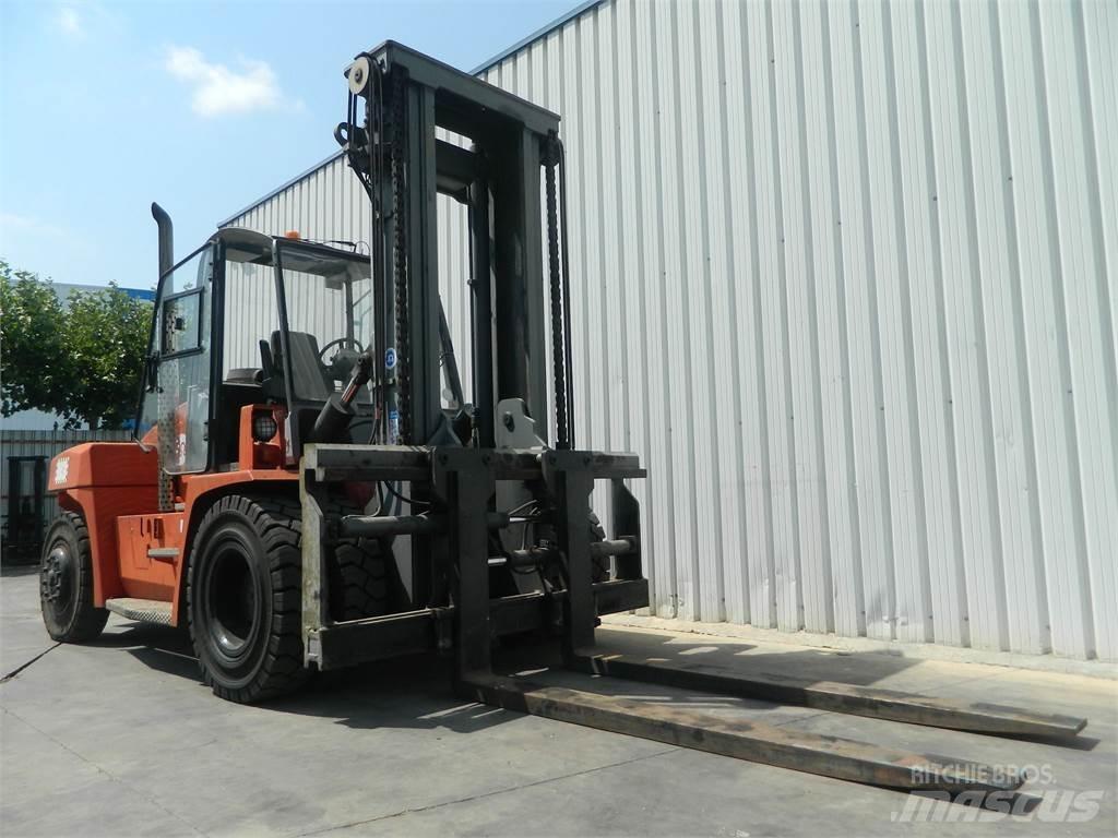Kalmar DCE100 12 Diesel Trucker
