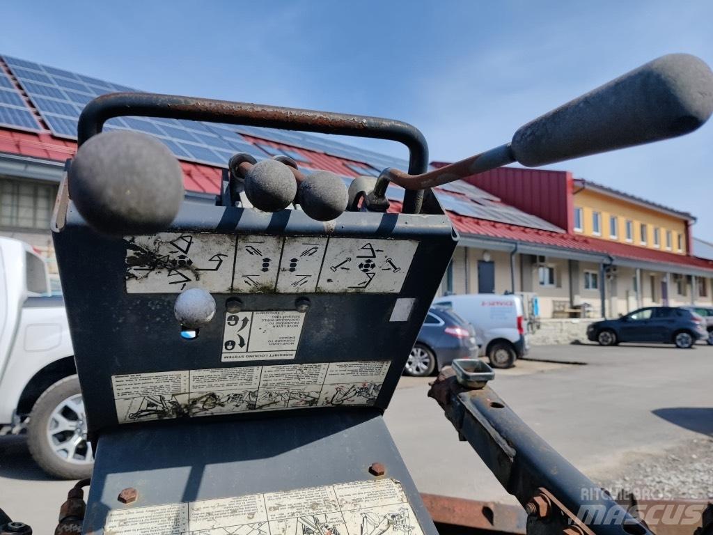 Bobcat S750 Traktorgravere