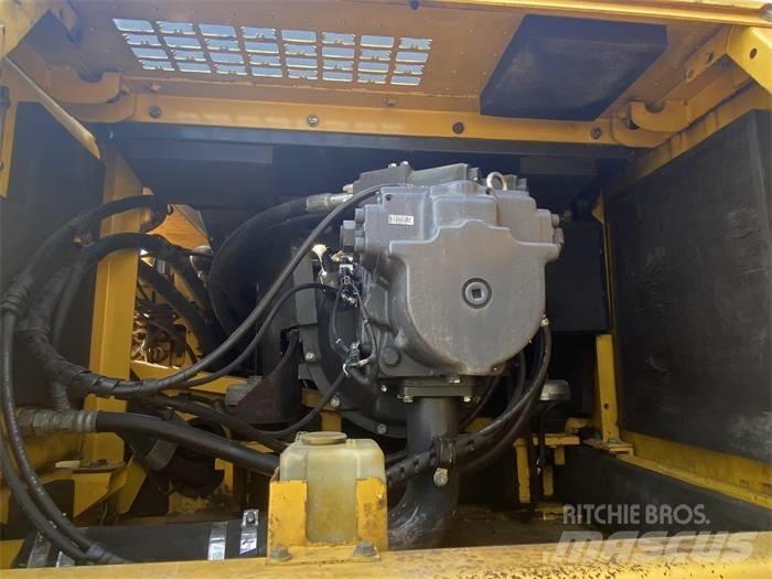Komatsu PC450-8 Beltegraver