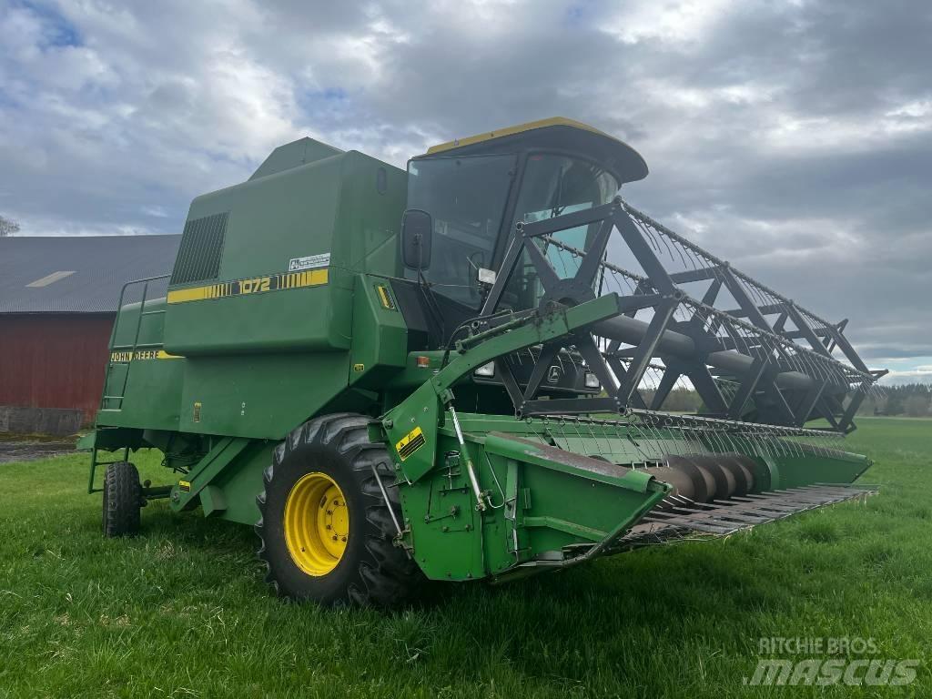 John Deere 1072 Skurtreskere