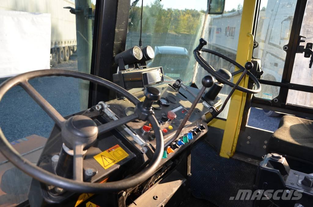 Dynapack CS142 Tandem Valser
