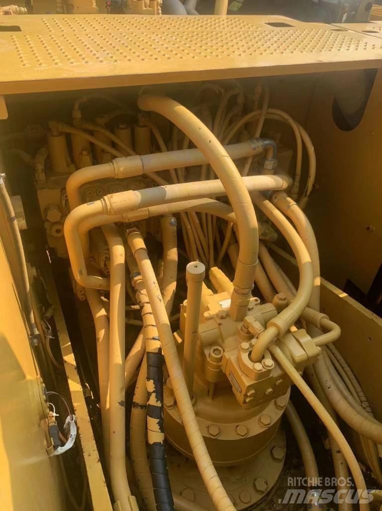 CAT 320 D Beltegraver