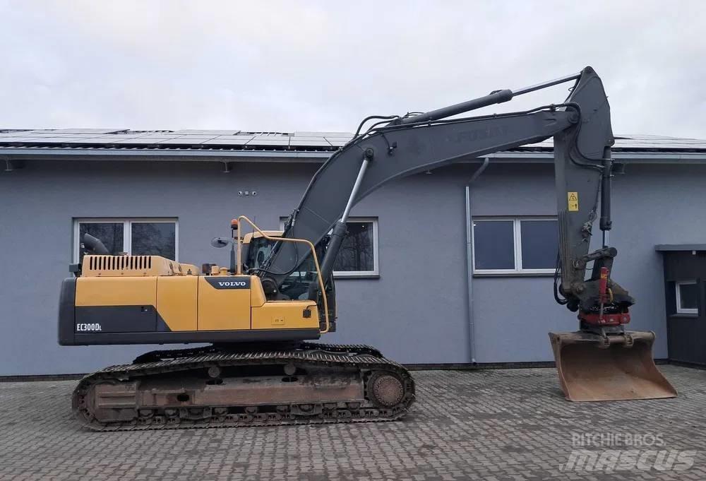 Volvo EC 300 D L Beltegraver
