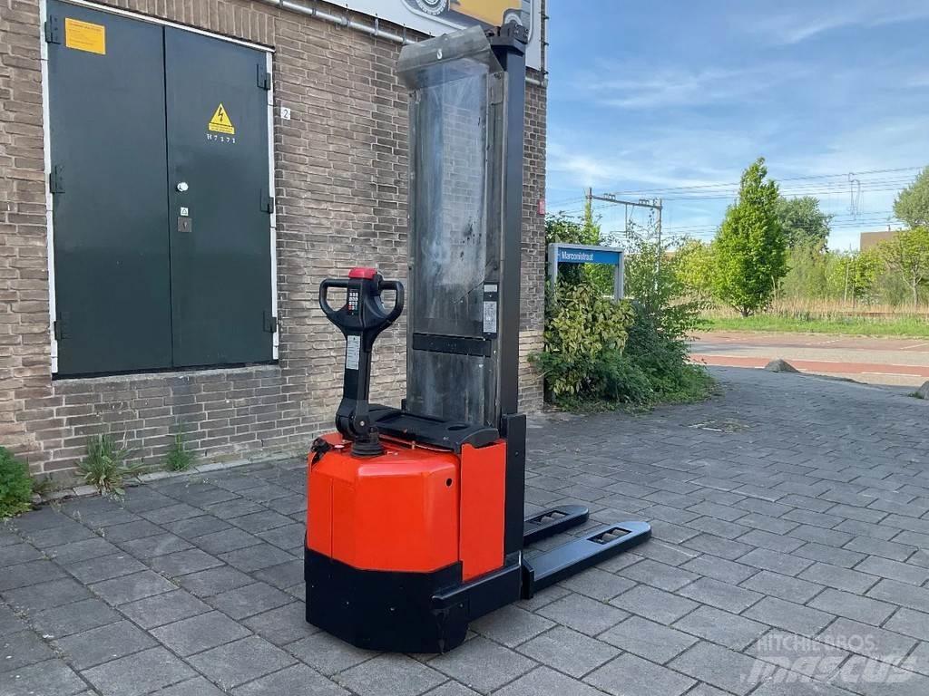 Toyota BT SWE120L Ledestablere