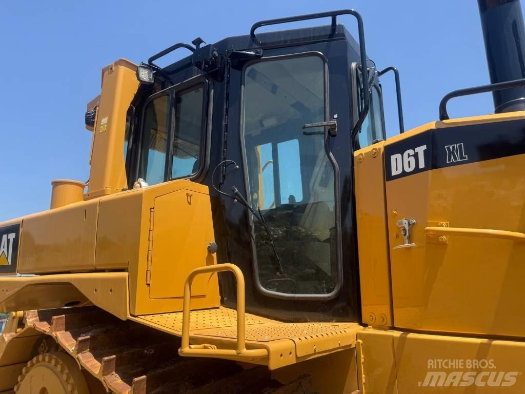 CAT D 6 T XL Dozere Beltegående