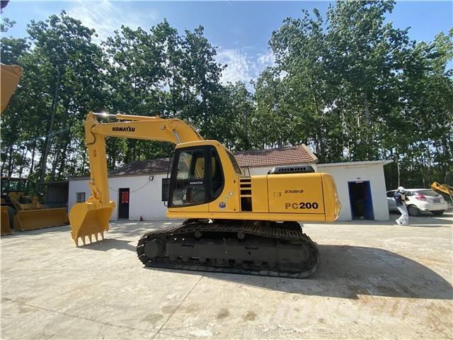 Komatsu PC200-7 Beltegraver