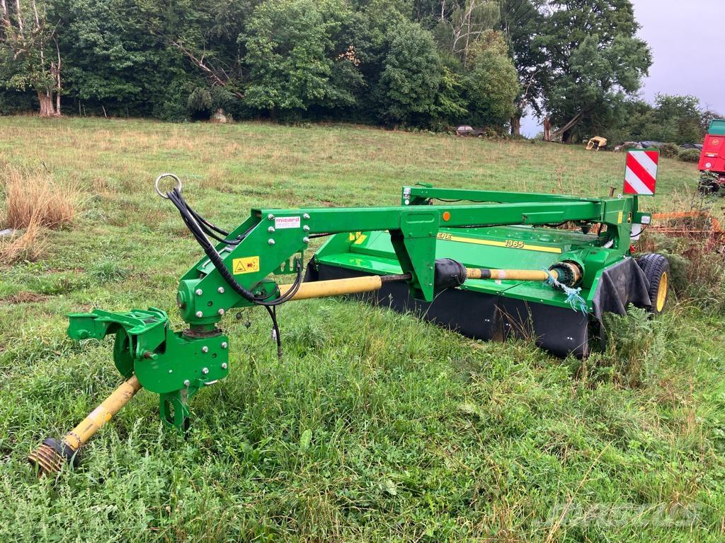 John Deere 1365 Faste og slepe klippere