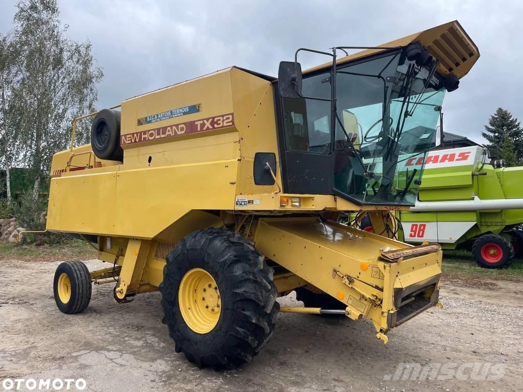 New Holland TX 32 Skurtreskere