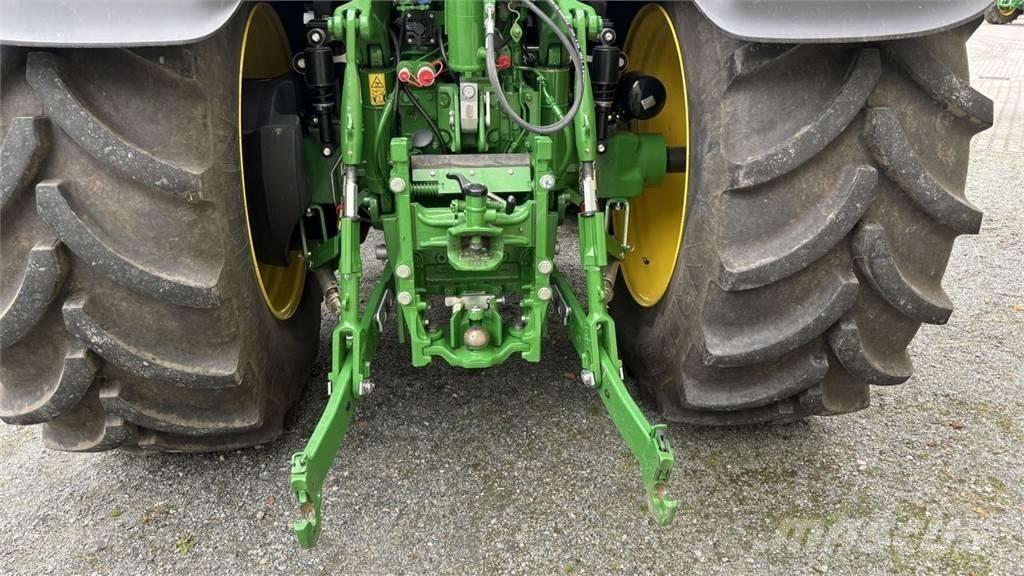 John Deere 6M240 Traktorer