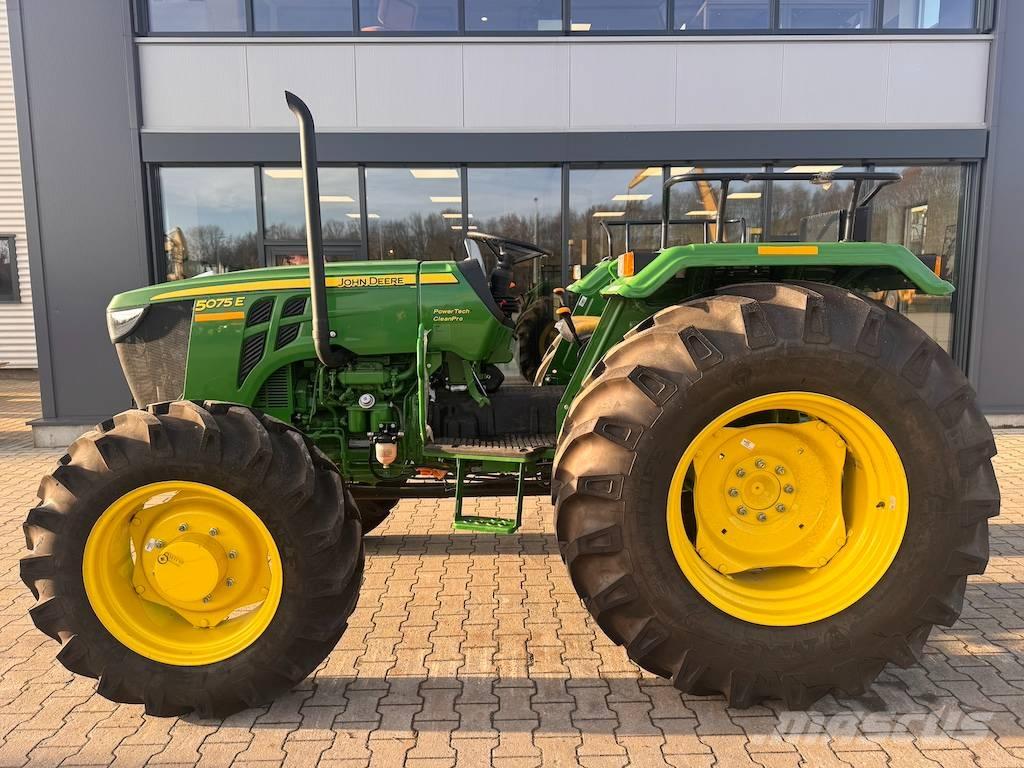 John Deere 5075 E Traktorer