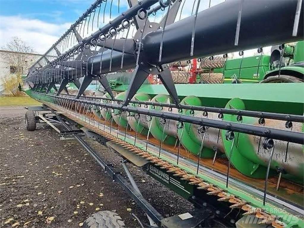 John Deere S 685 i Skurtreskere