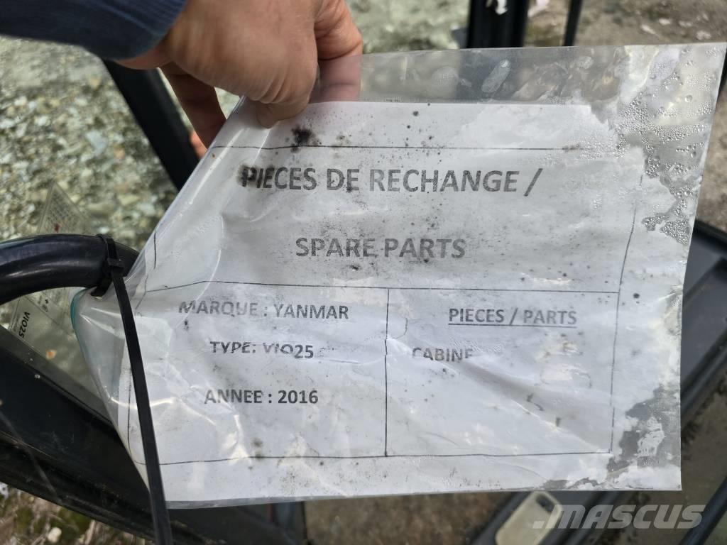 Yanmar Vio 25 Cabine Førerhus og Interiør