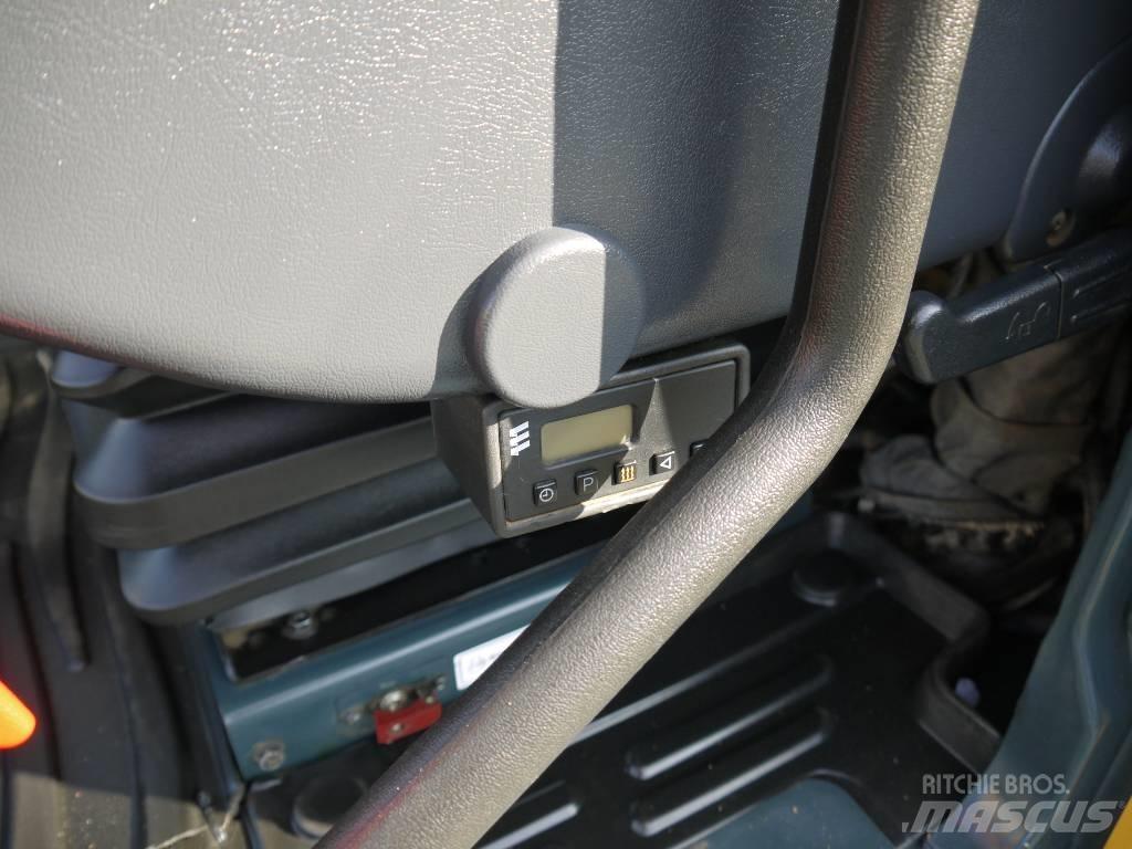 Hyundai HX 300 L Beltegraver