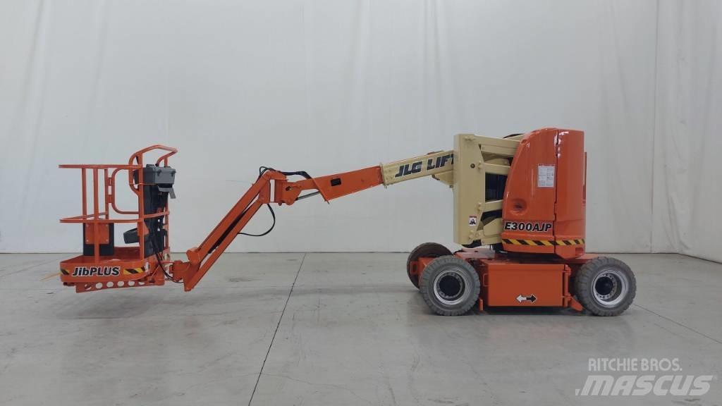 JLG E300AJP Leddede bomlifter
