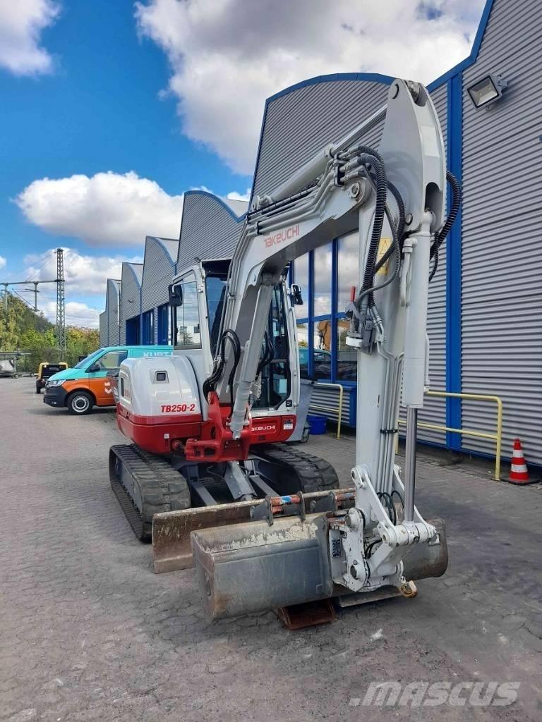 Takeuchi TB 250-2 Minigravere <7t