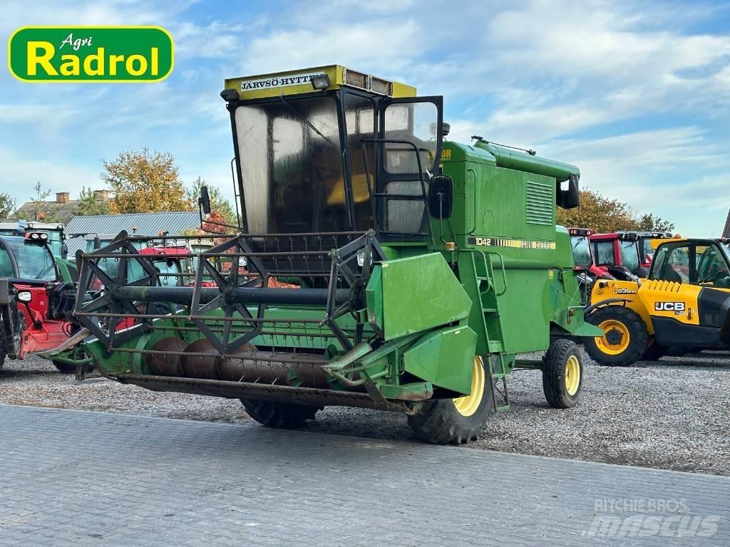 John Deere 1042 Skurtreskere
