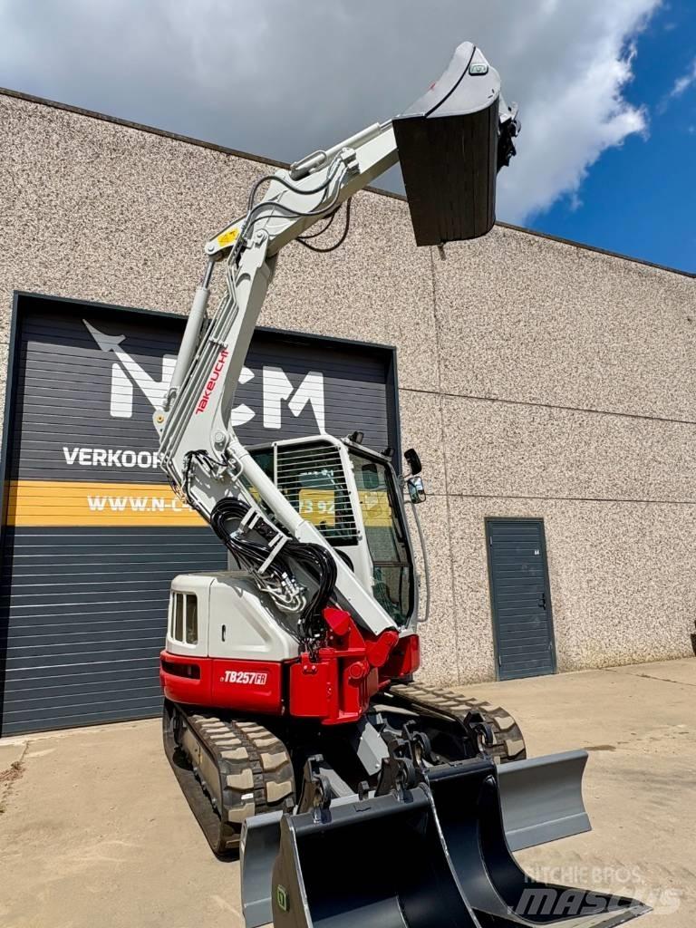 Takeuchi TB 257 FR Minigravere <7t