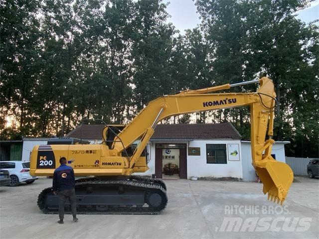 Komatsu PC200-8 Beltegraver