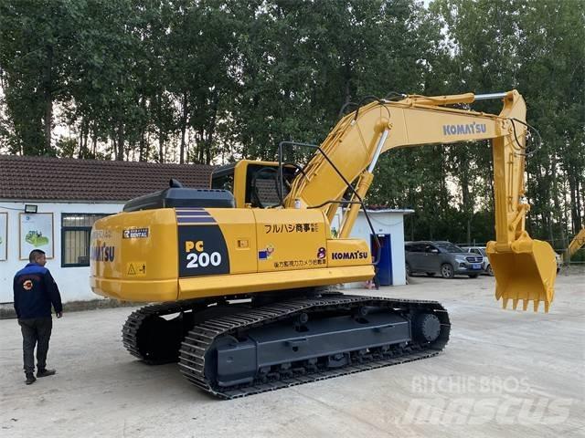 Komatsu PC200-8 Beltegraver