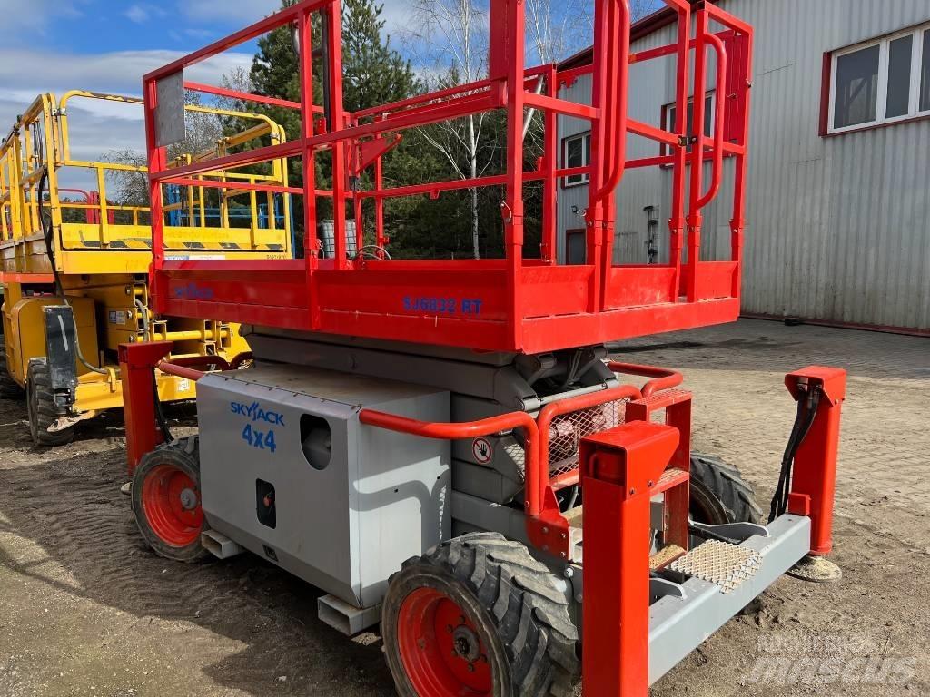 SkyJack SJ 6832 RT Sakselifter