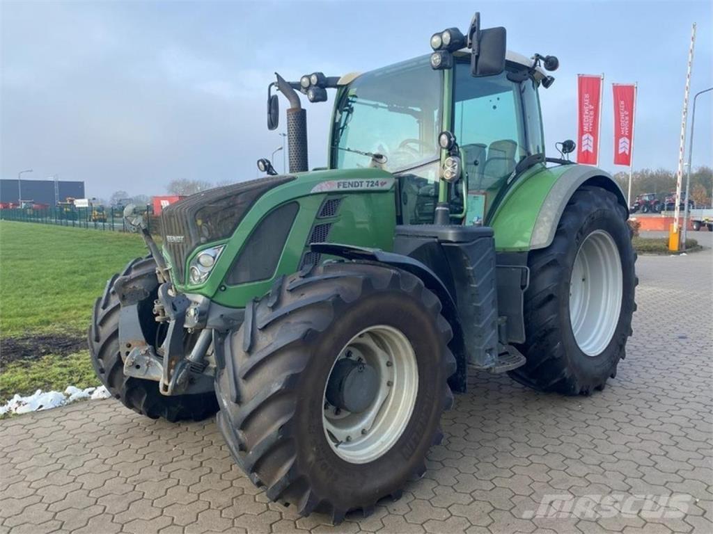 Fendt 724 PROFI Traktorer
