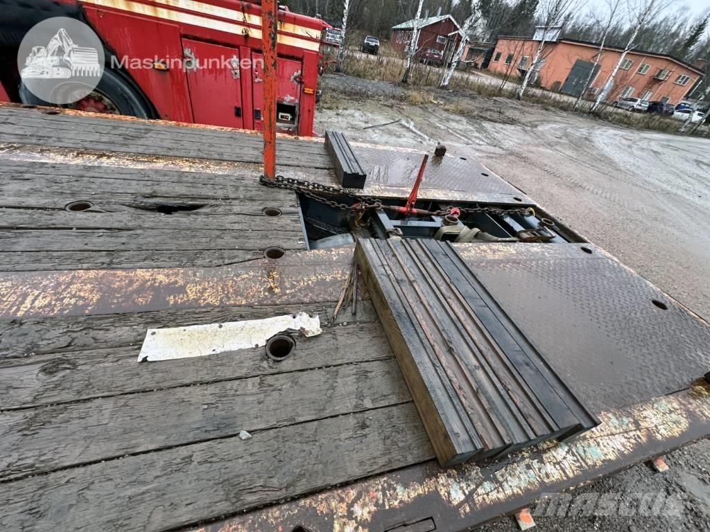 Briab Jumbotrailer Brønnhenger semi