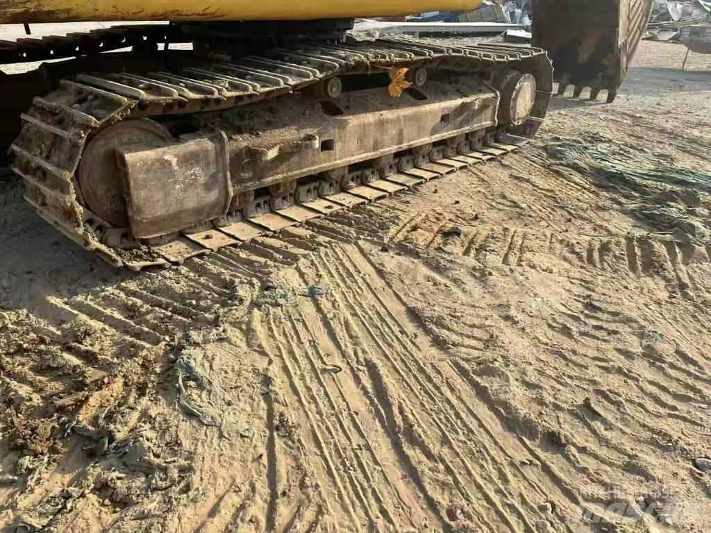 CAT 320 D2 Beltegraver