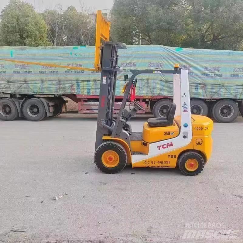 TCM 30 Skyvemasttruck