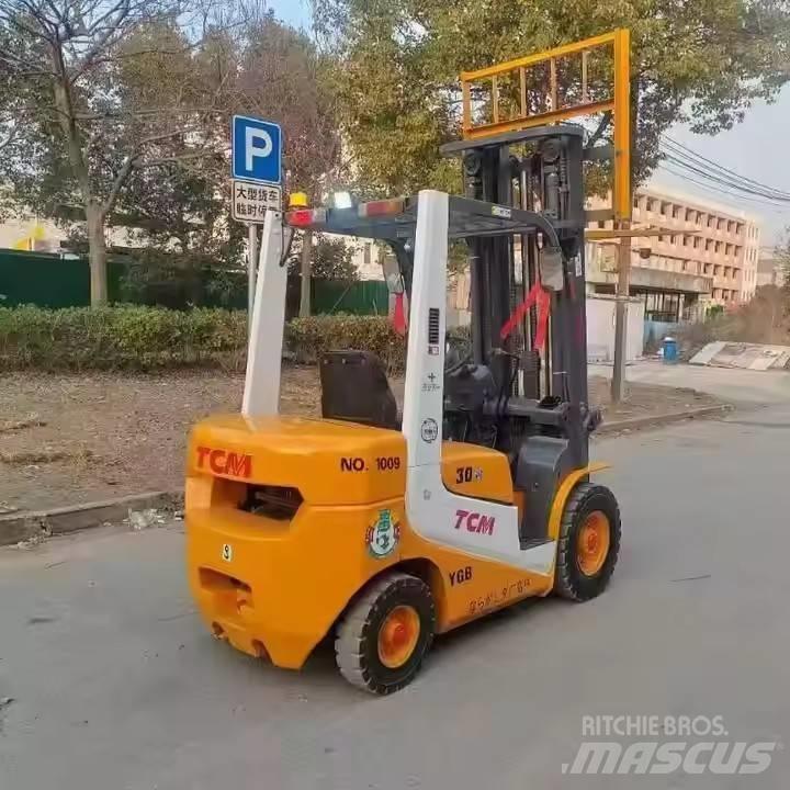 TCM 30 Skyvemasttruck